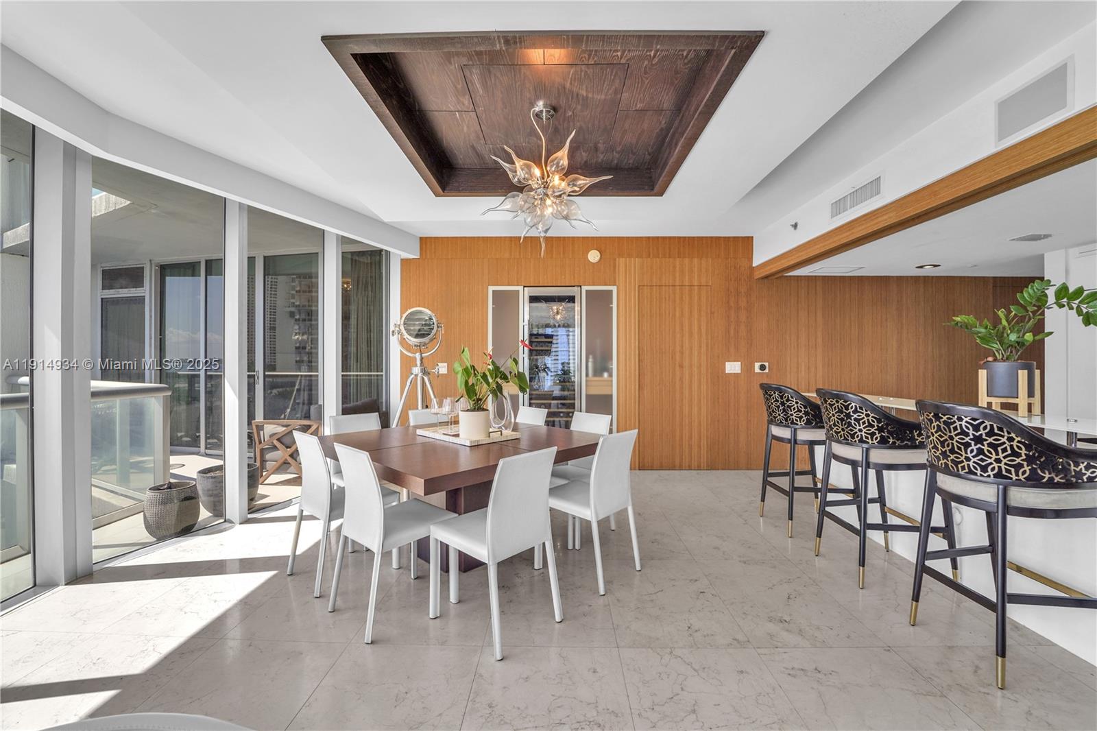 465 Brickell Ave #1001, Miami FL 33131