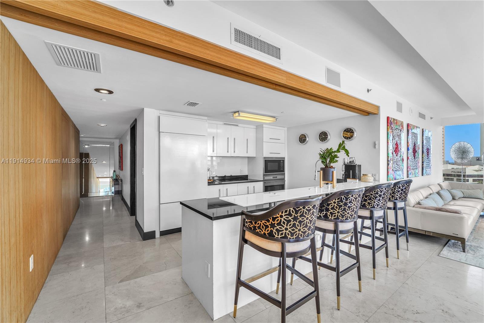 465 Brickell Ave #1001, Miami FL 33131