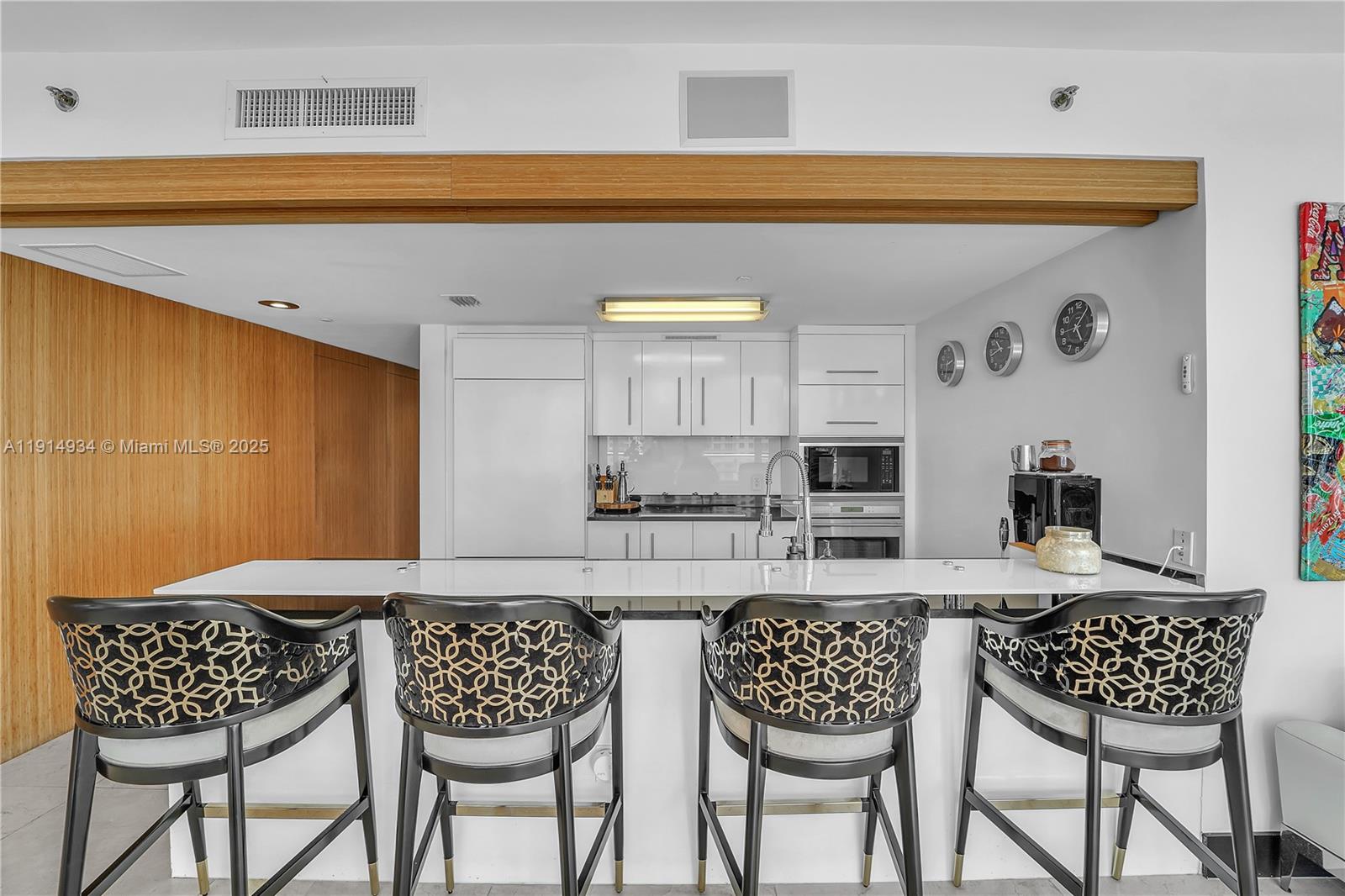 465 Brickell Ave #1001, Miami FL 33131