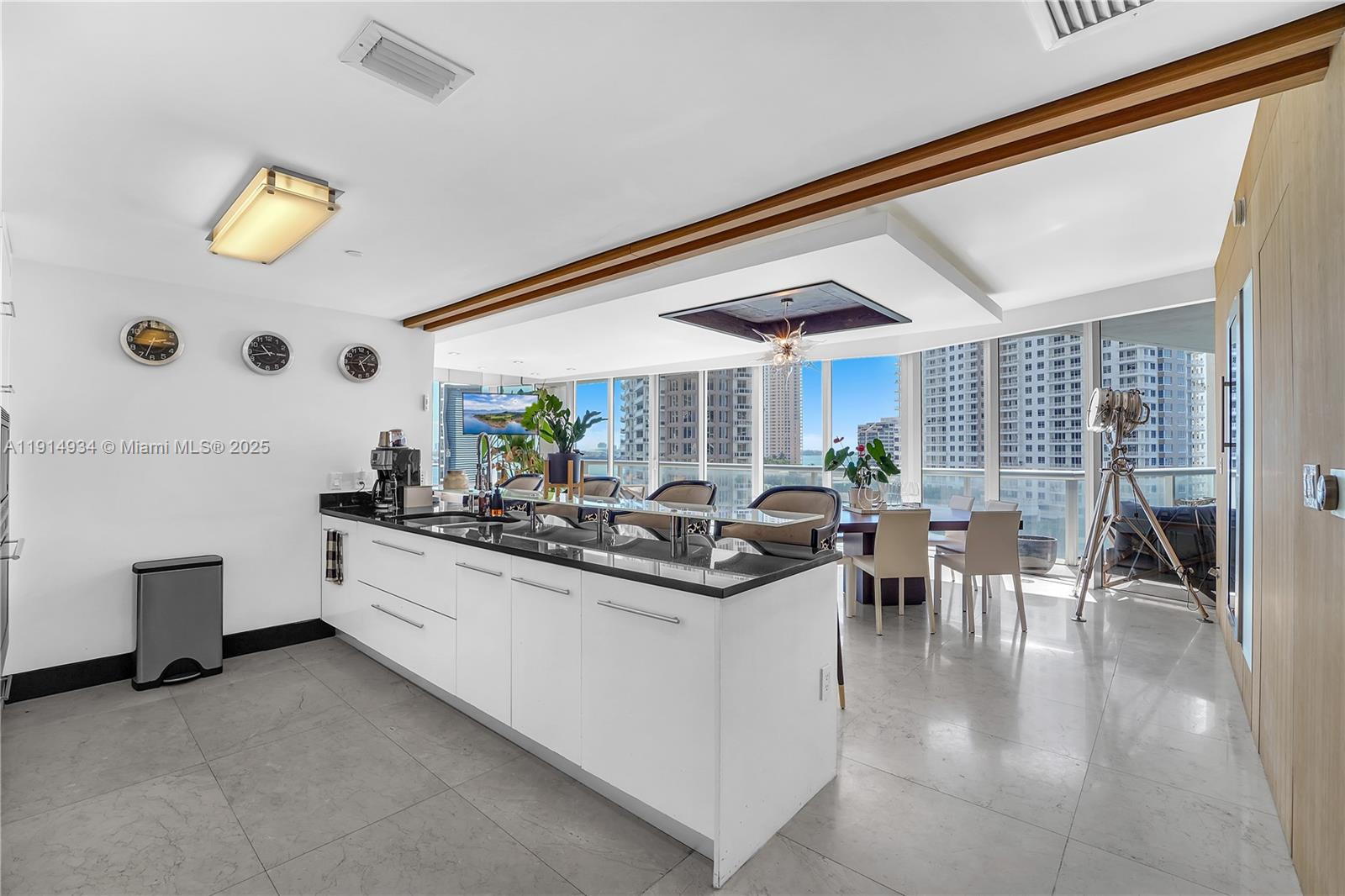 465 Brickell Ave #1001, Miami FL 33131