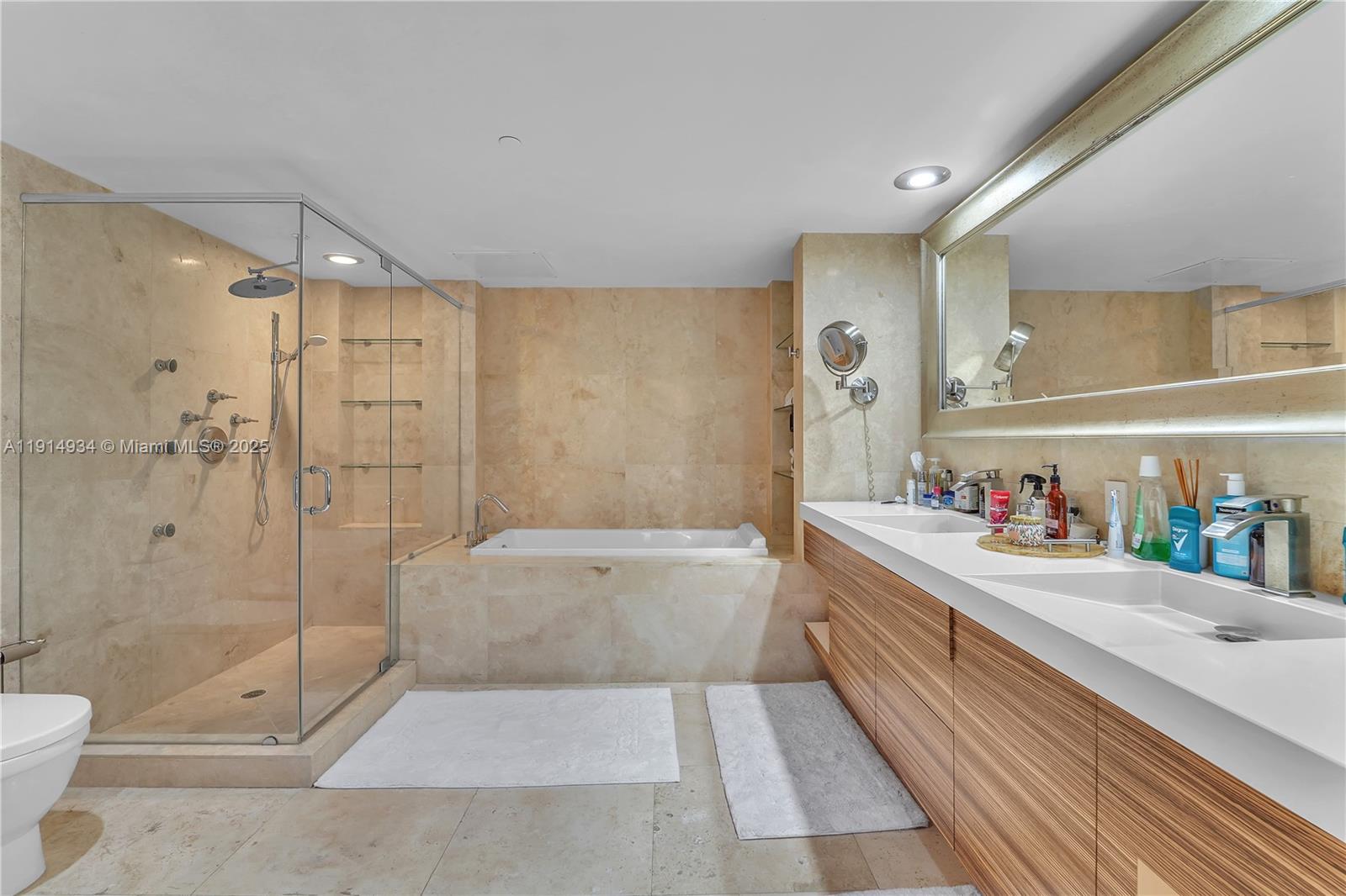 465 Brickell Ave #1001, Miami FL 33131