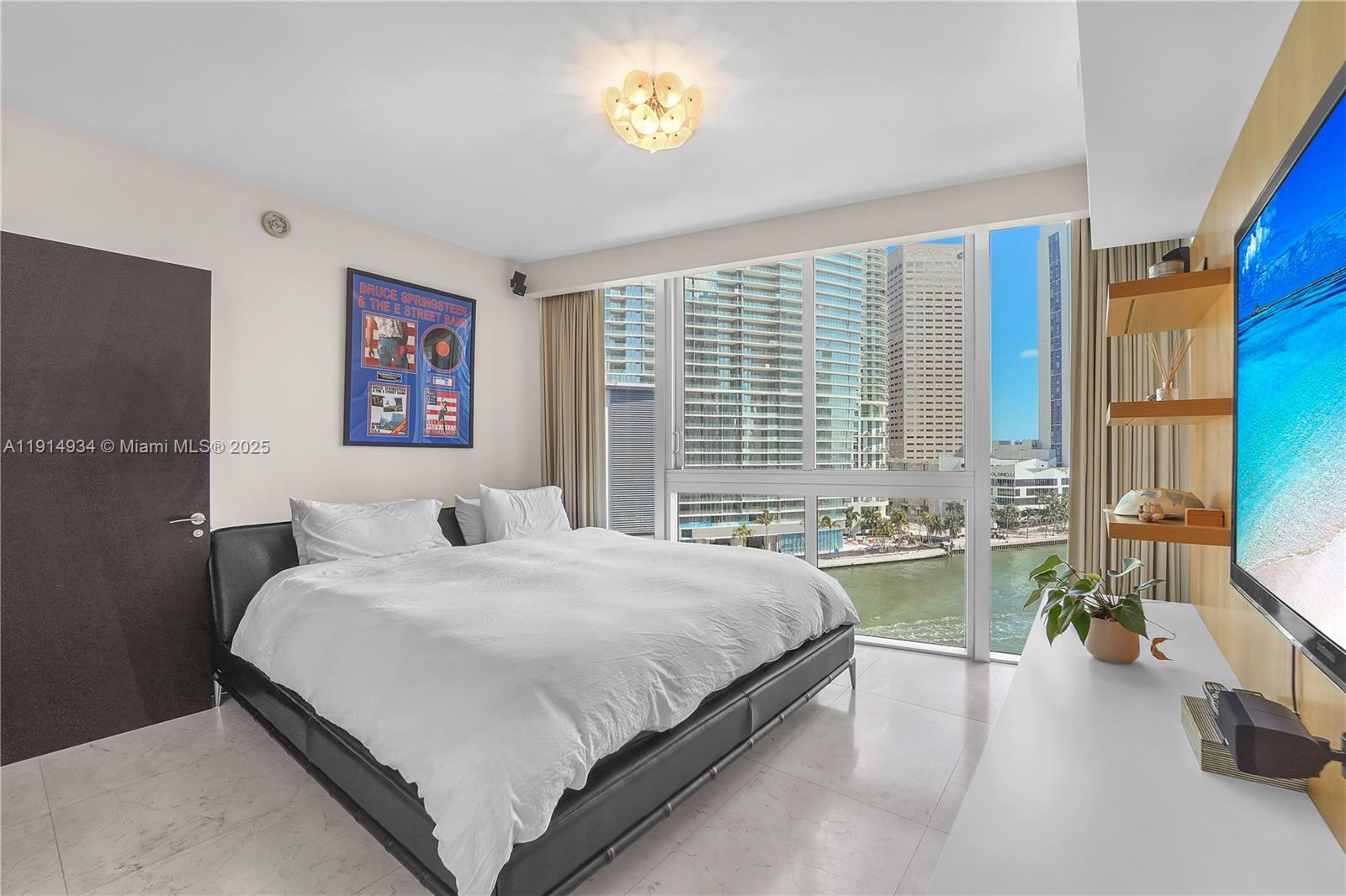 465 Brickell Ave #1001, Miami FL 33131