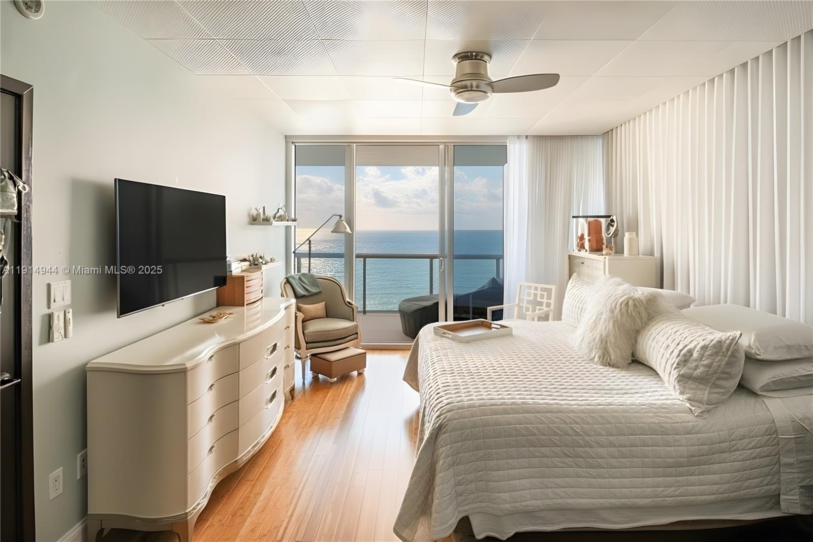 6799 Collins Ave #LPH04, Miami Beach FL 33141