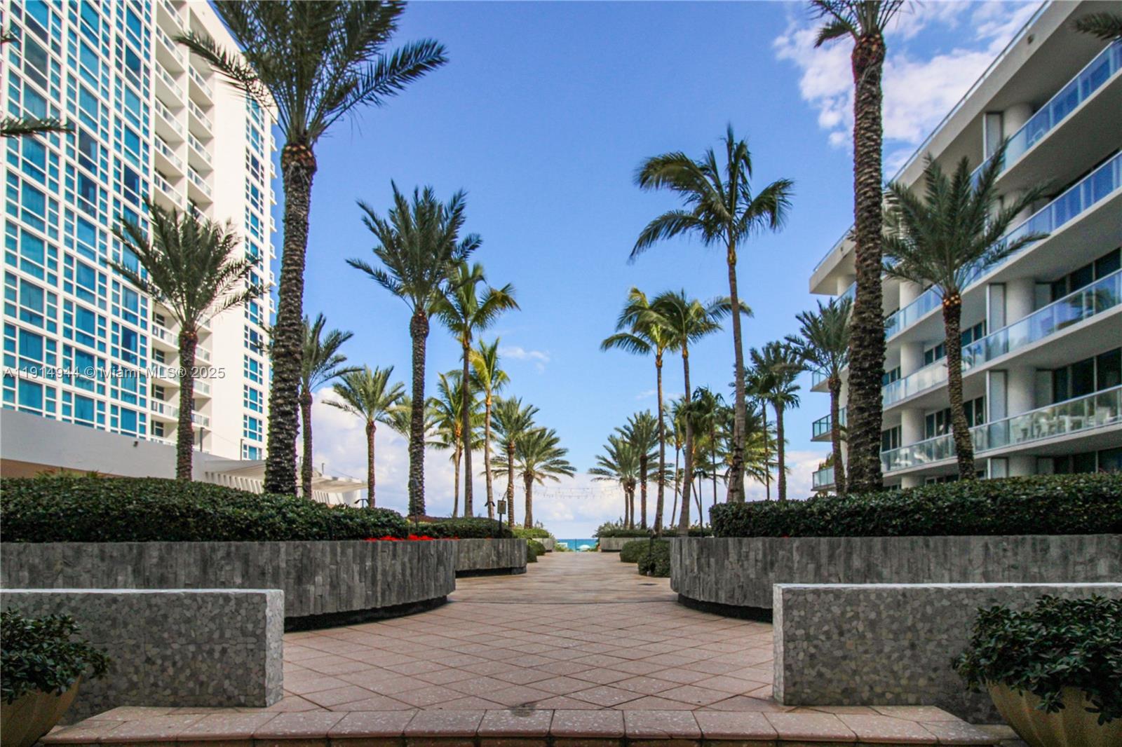 6799 Collins Ave #LPH04, Miami Beach FL 33141