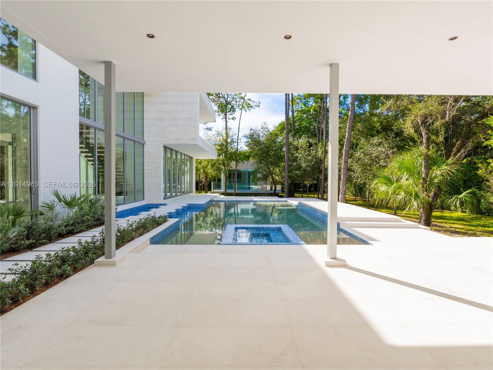 6720 SW 98th St, Pinecrest FL 33156