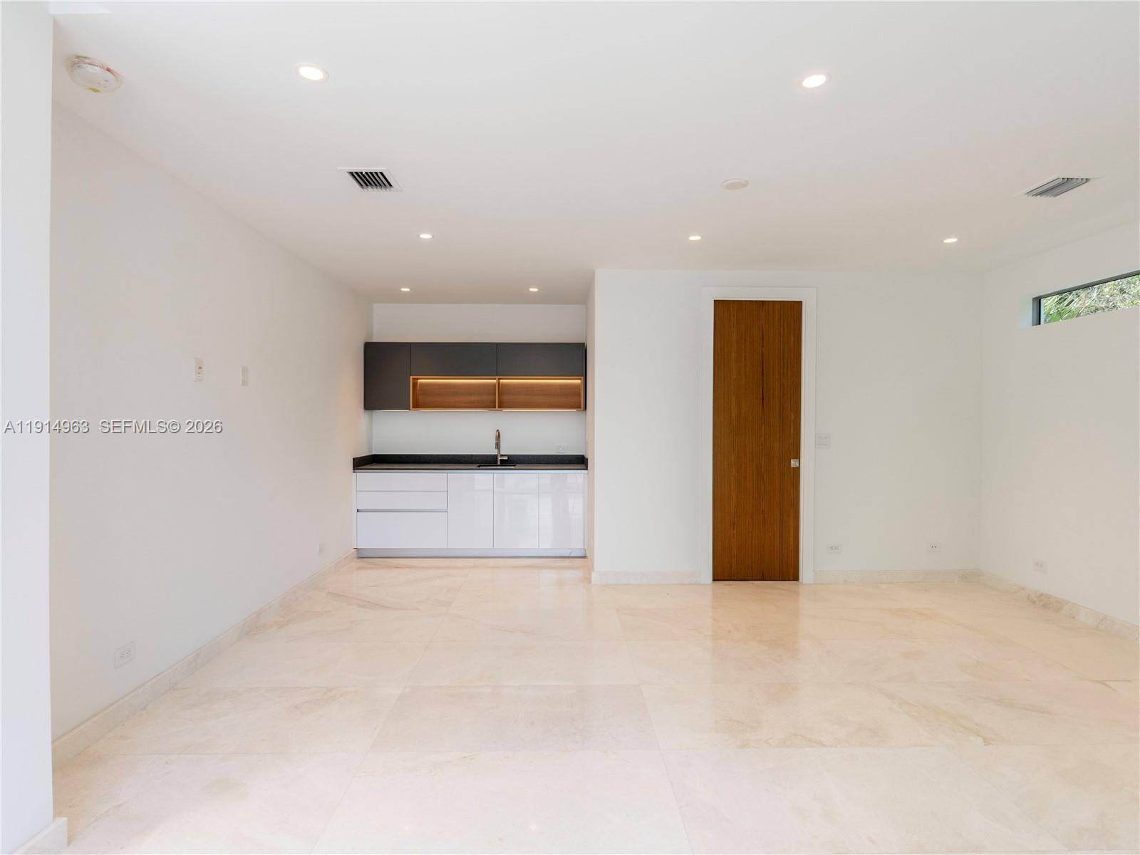 6720 SW 98th St, Pinecrest FL 33156