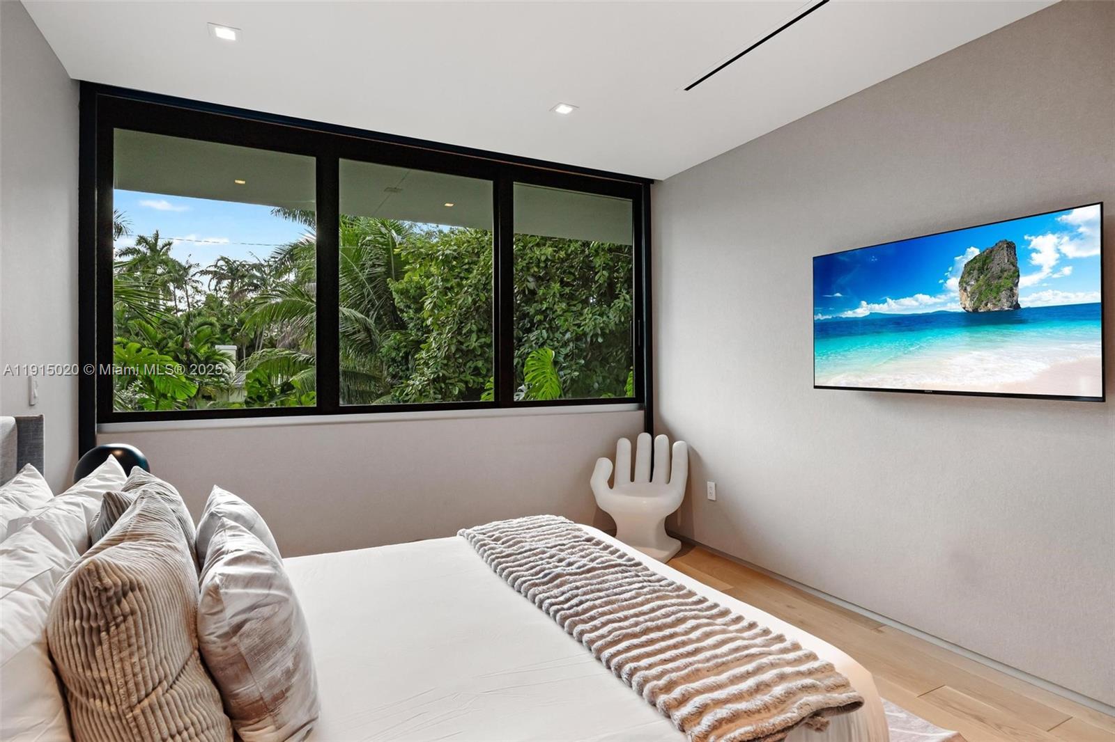 77 SW 18th Terrace #N/A, Miami FL 33129