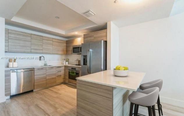 121 NE 34th St #2811, Miami FL 33137
