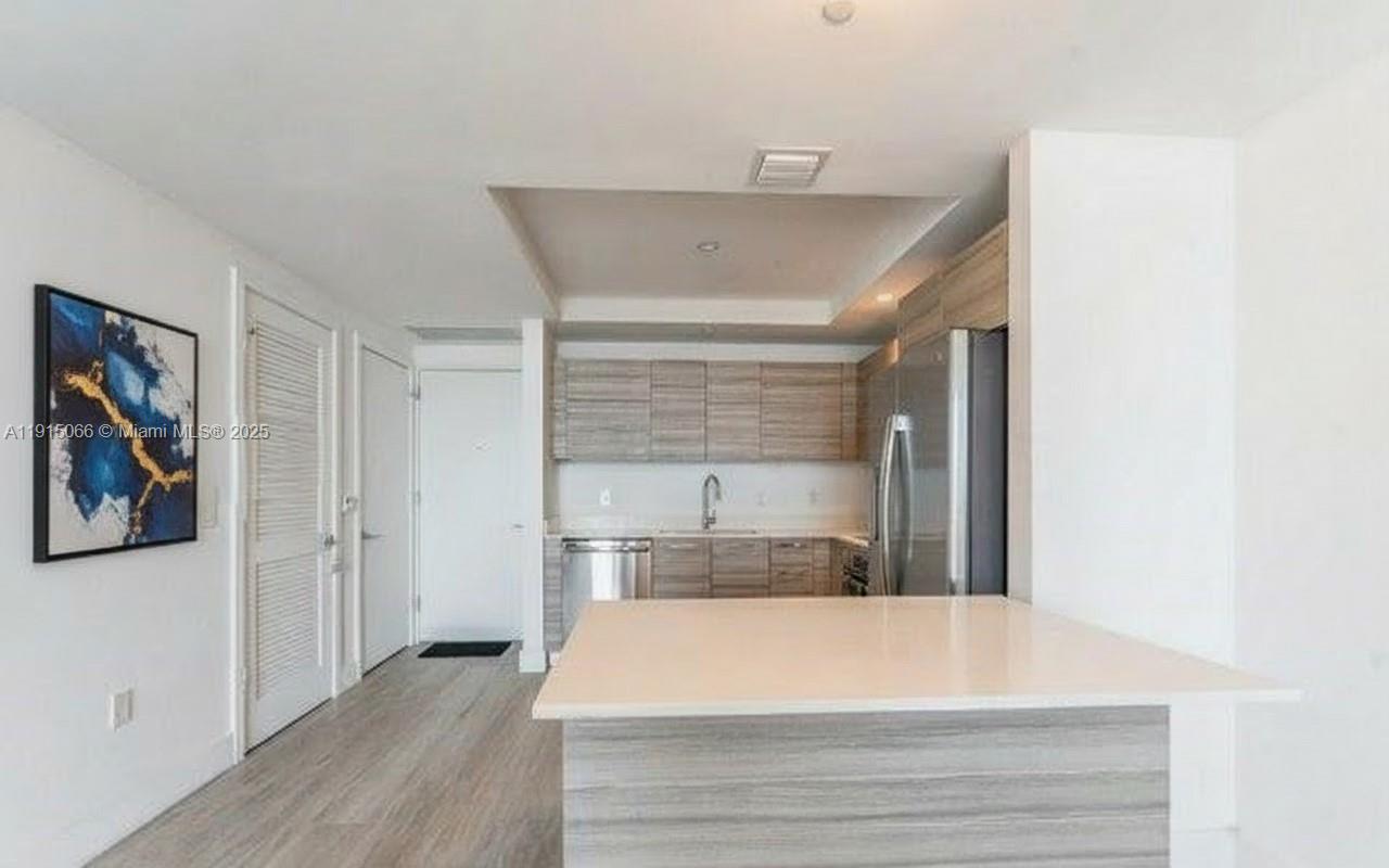 121 NE 34th St #2811, Miami FL 33137