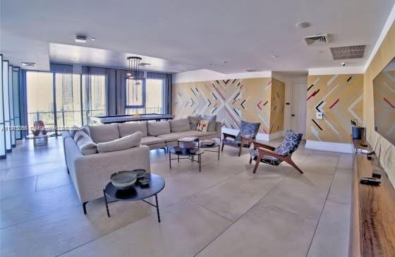 121 NE 34th St #2811, Miami FL 33137