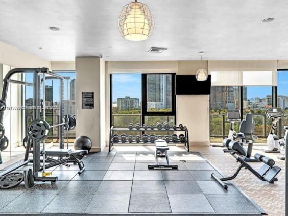 121 NE 34th St #2811, Miami FL 33137