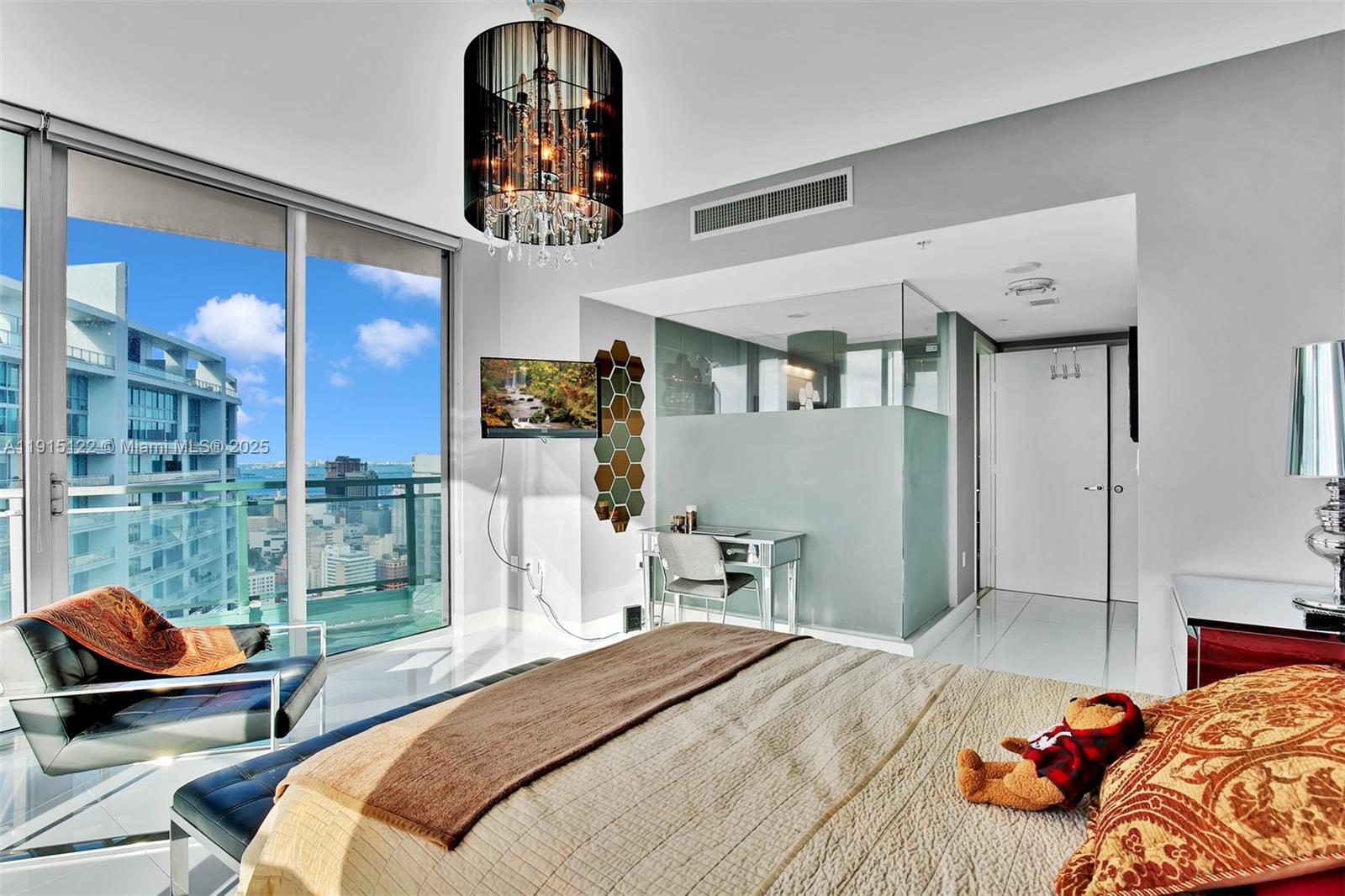 92 SW 3rd St #4510, Miami FL 33130