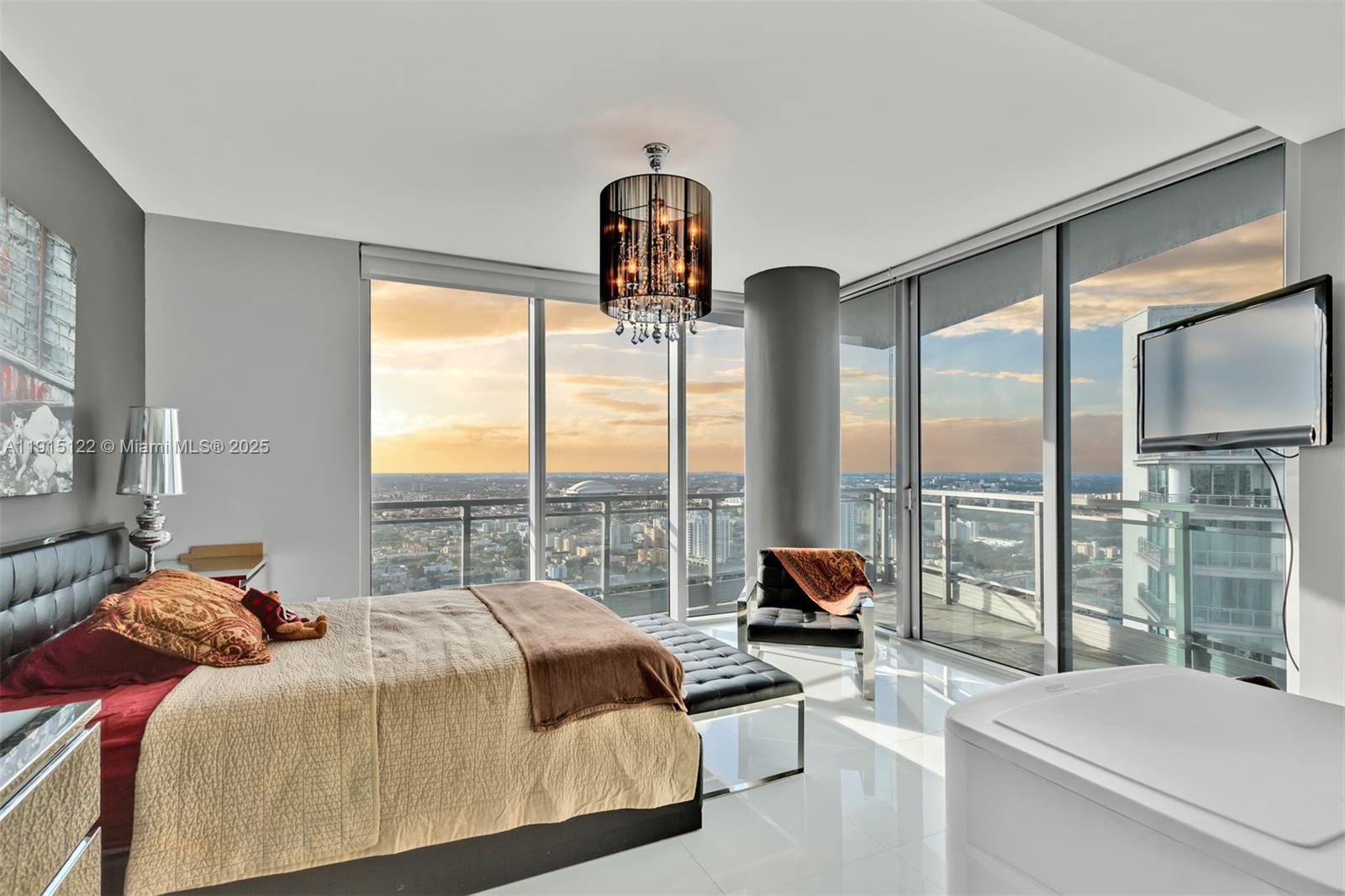 92 SW 3rd St #4510, Miami FL 33130