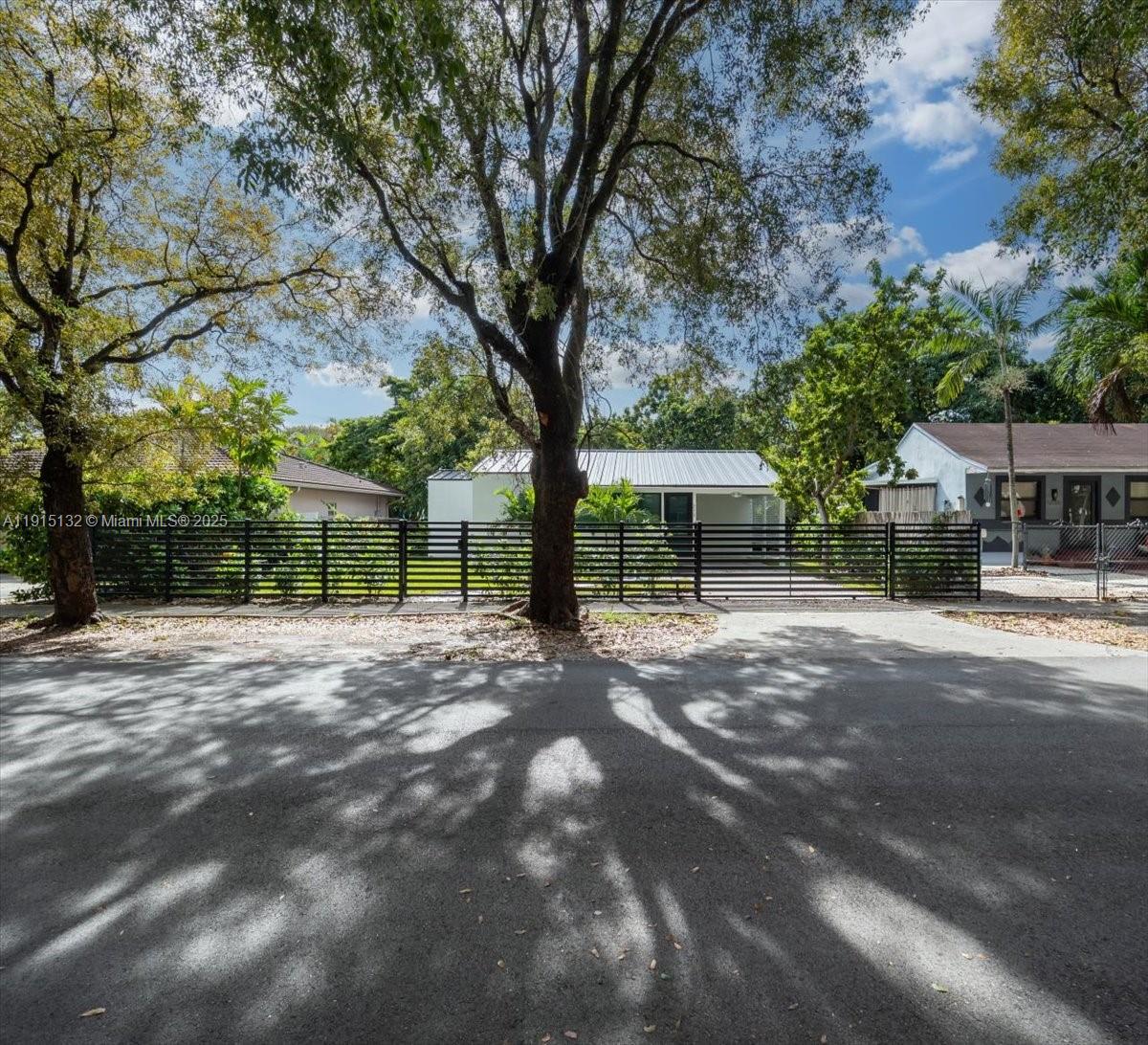 5220 SW 6 ST, Miami FL 33134