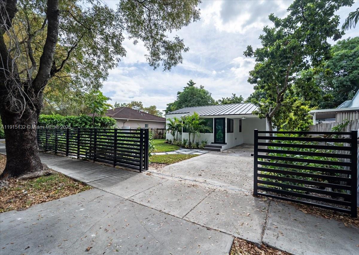 5220 SW 6 ST, Miami FL 33134