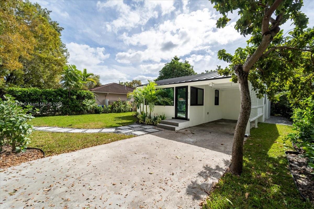 5220 SW 6 ST, Miami FL 33134