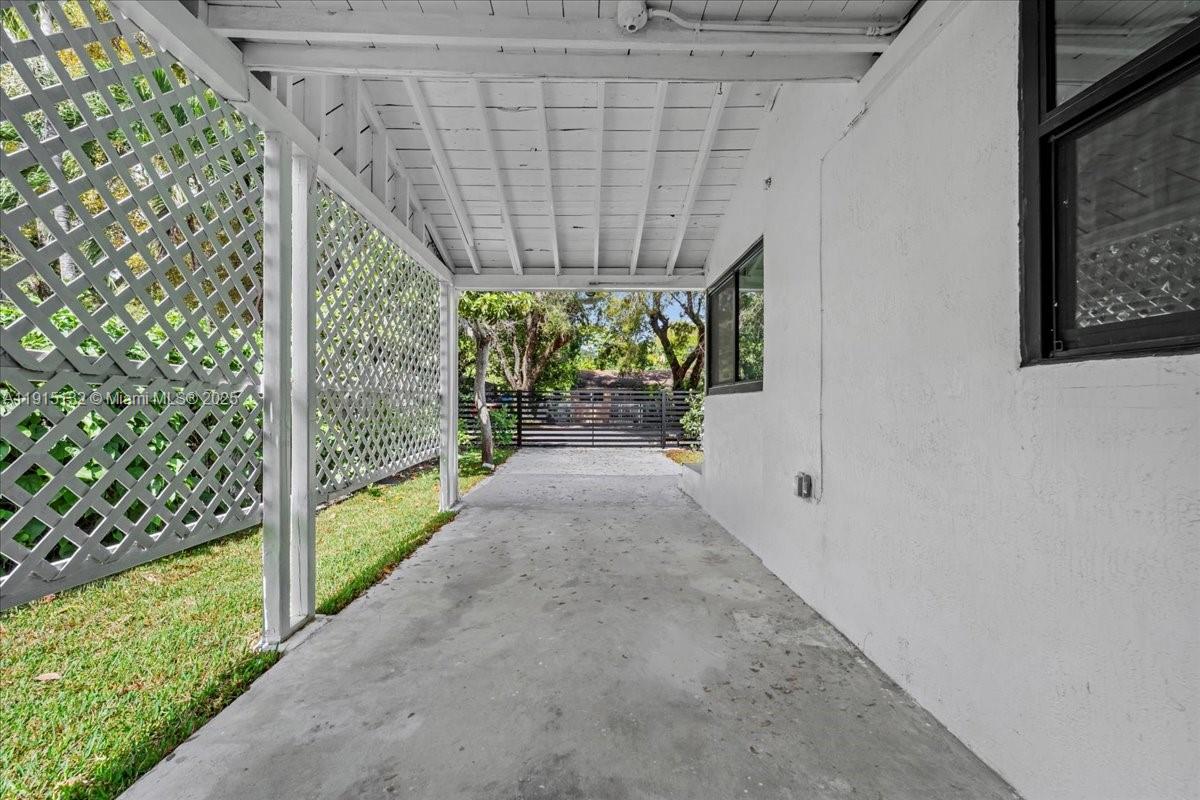 5220 SW 6 ST, Miami FL 33134