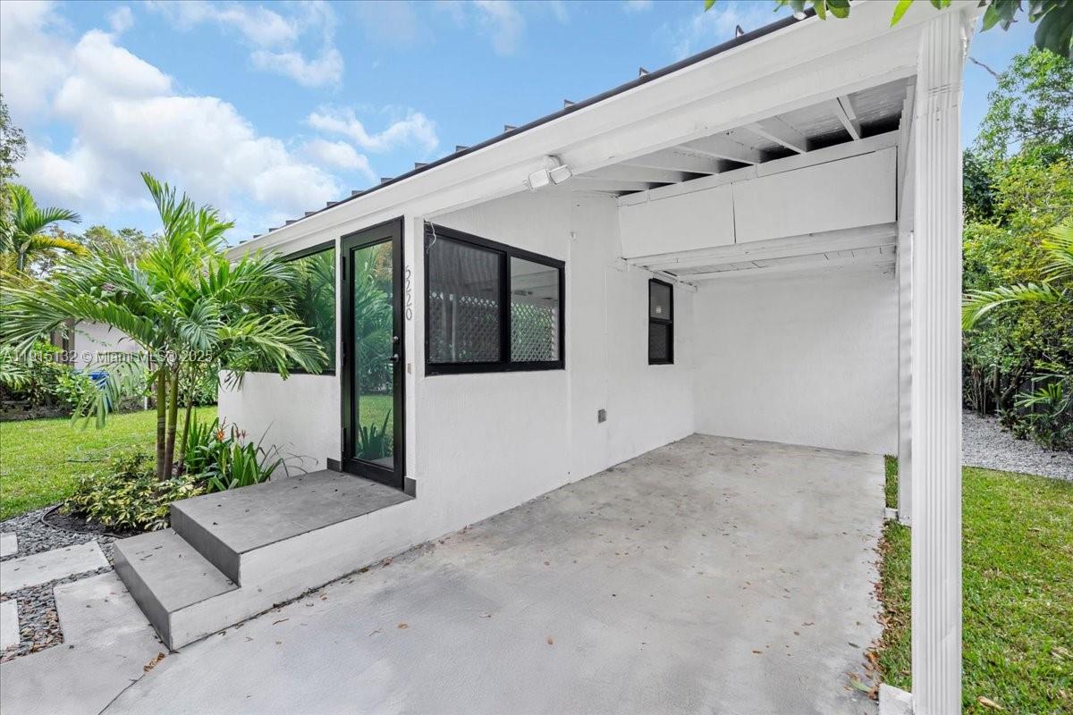 5220 SW 6 ST, Miami FL 33134