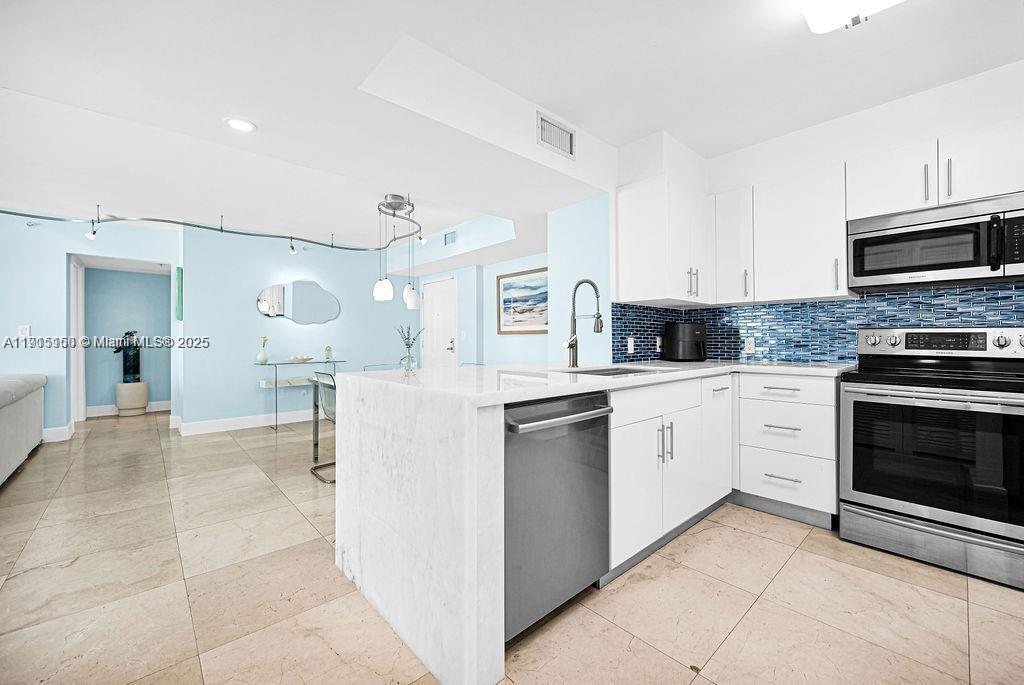 1155 Brickell Bay Dr #2004, Miami FL 33131