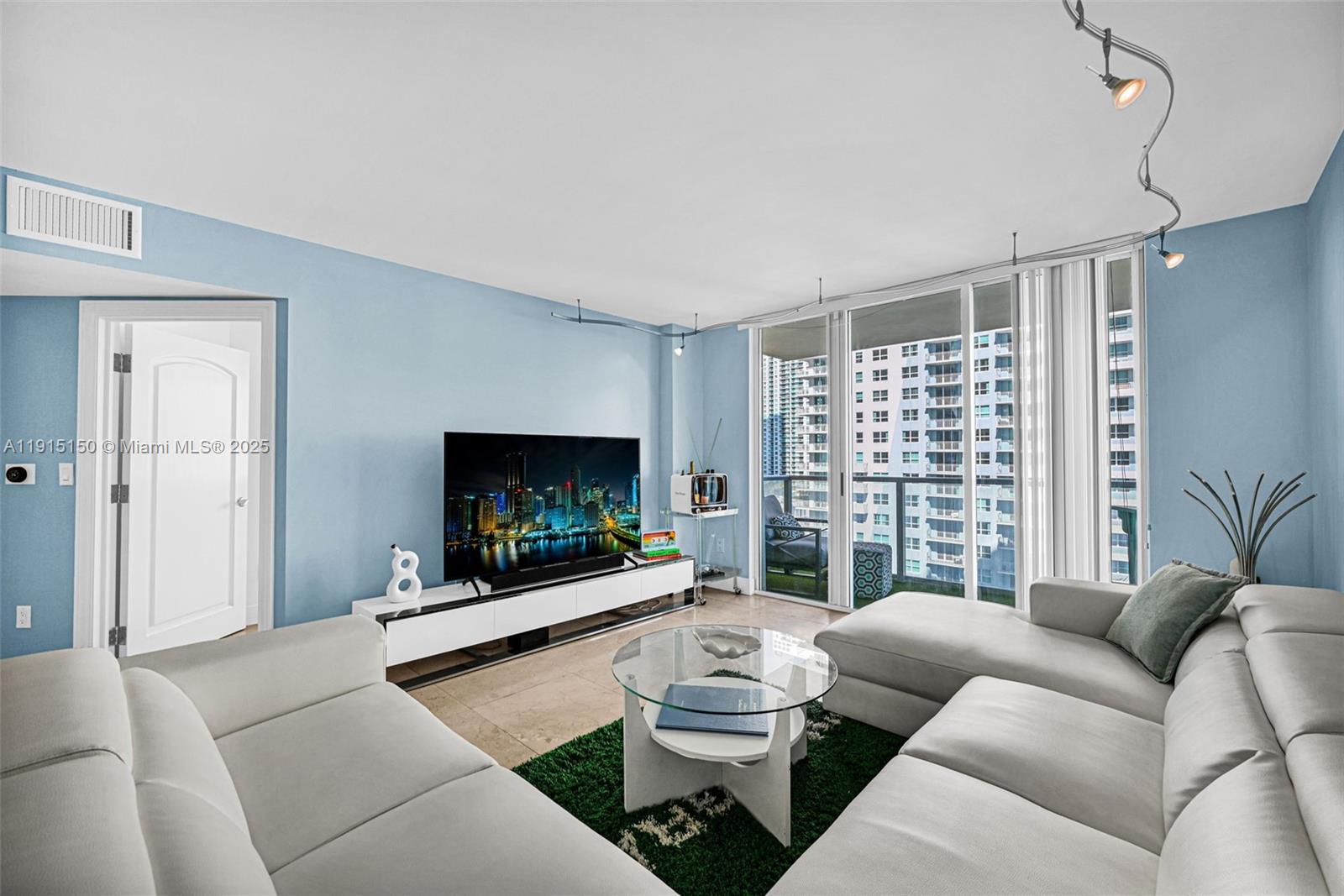 1155 Brickell Bay Dr #2004, Miami FL 33131