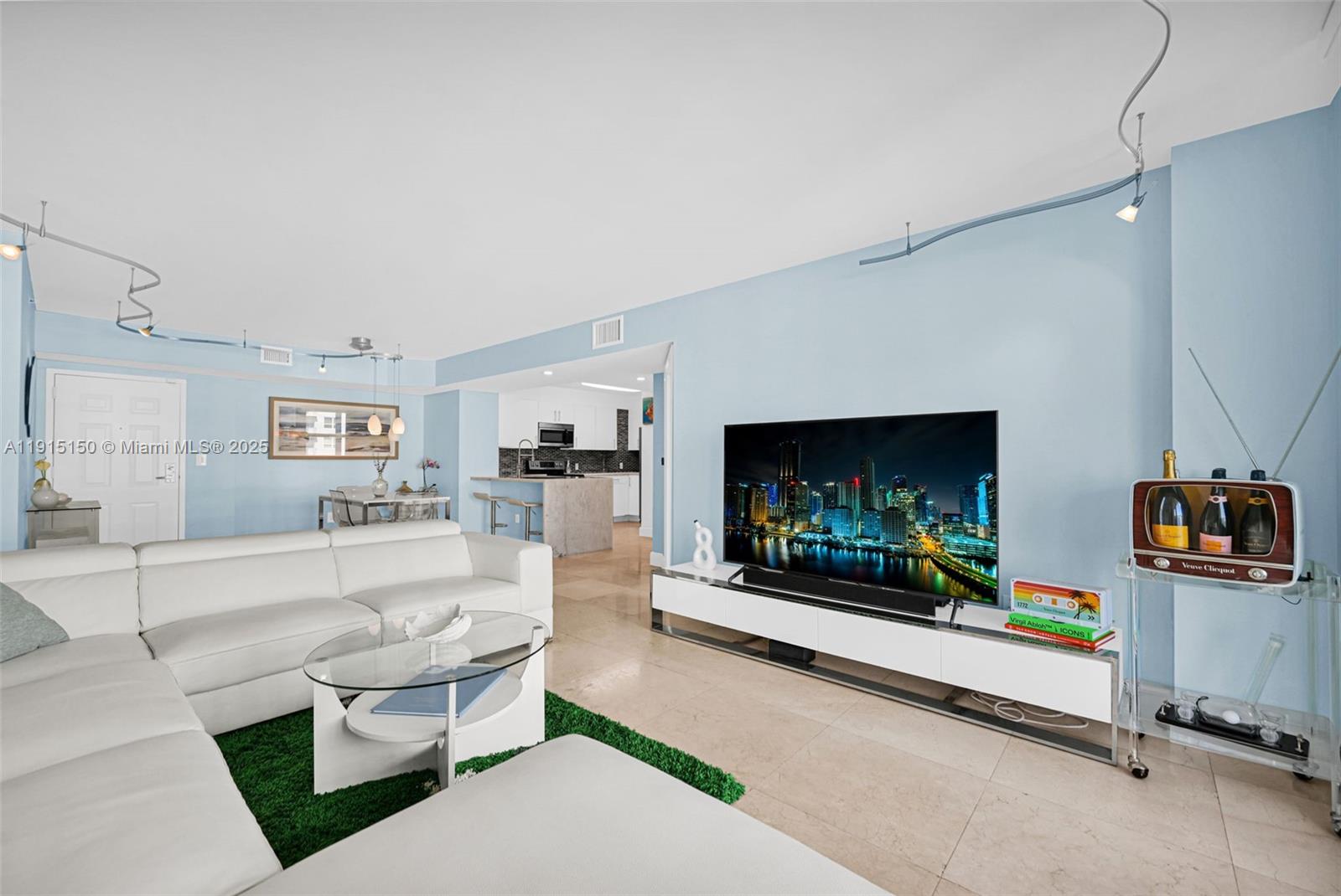 1155 Brickell Bay Dr #2004, Miami FL 33131