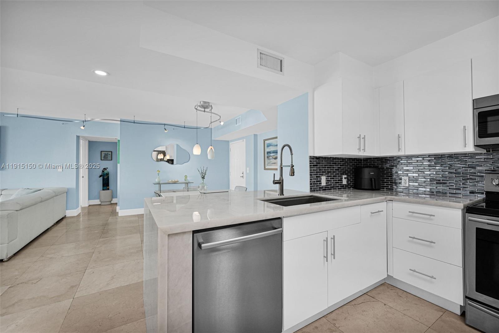 1155 Brickell Bay Dr #2004, Miami FL 33131