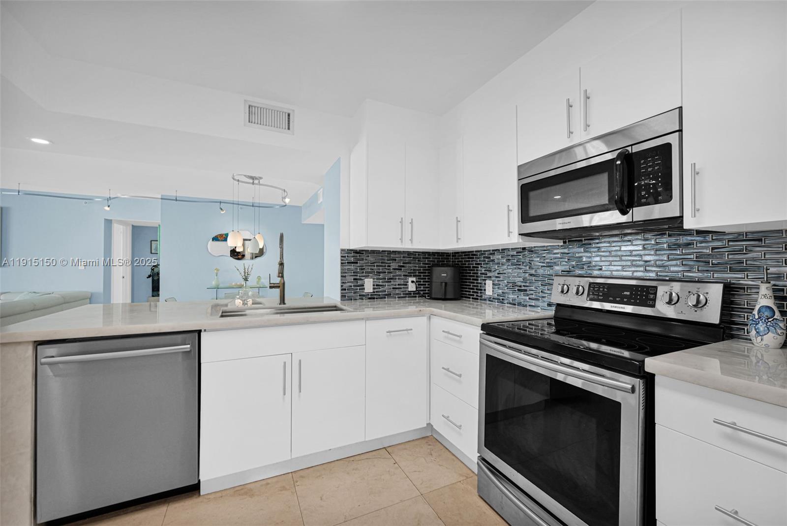 1155 Brickell Bay Dr #2004, Miami FL 33131