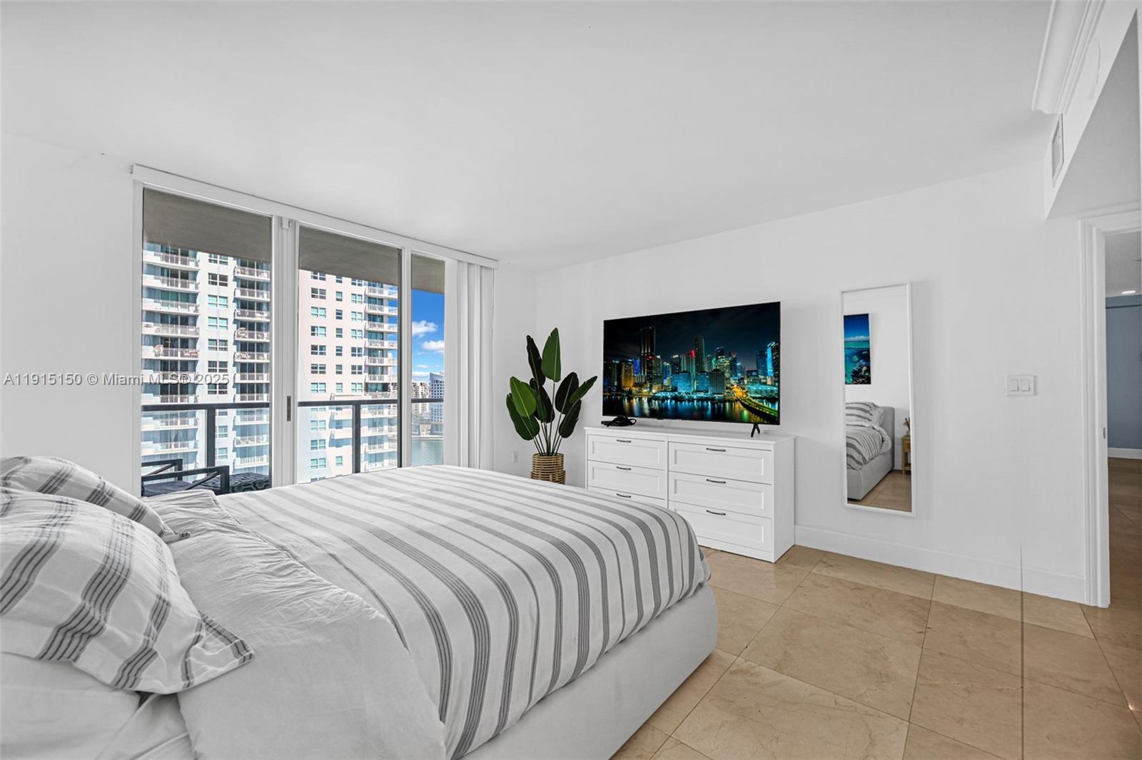 1155 Brickell Bay Dr #2004, Miami FL 33131
