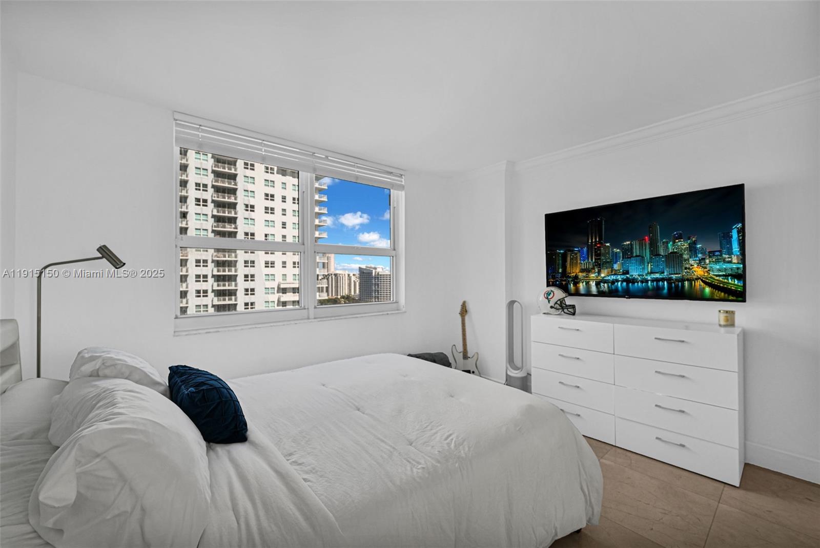 1155 Brickell Bay Dr #2004, Miami FL 33131
