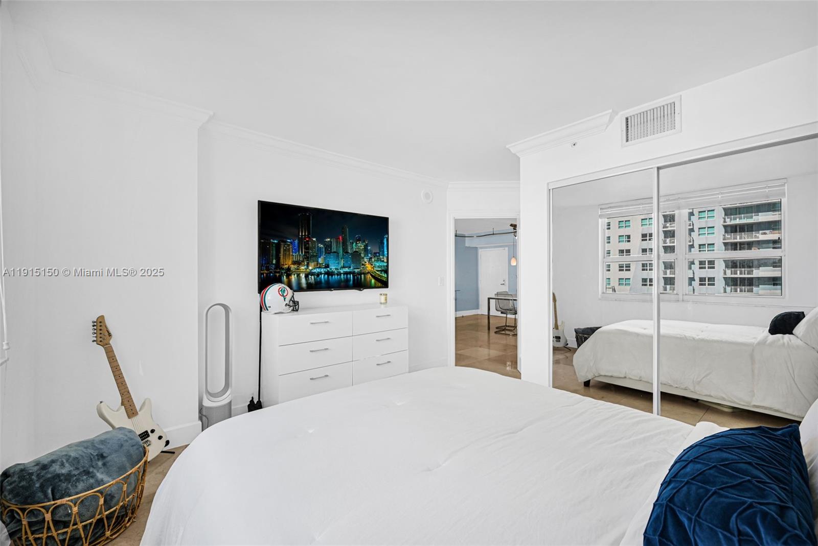 1155 Brickell Bay Dr #2004, Miami FL 33131