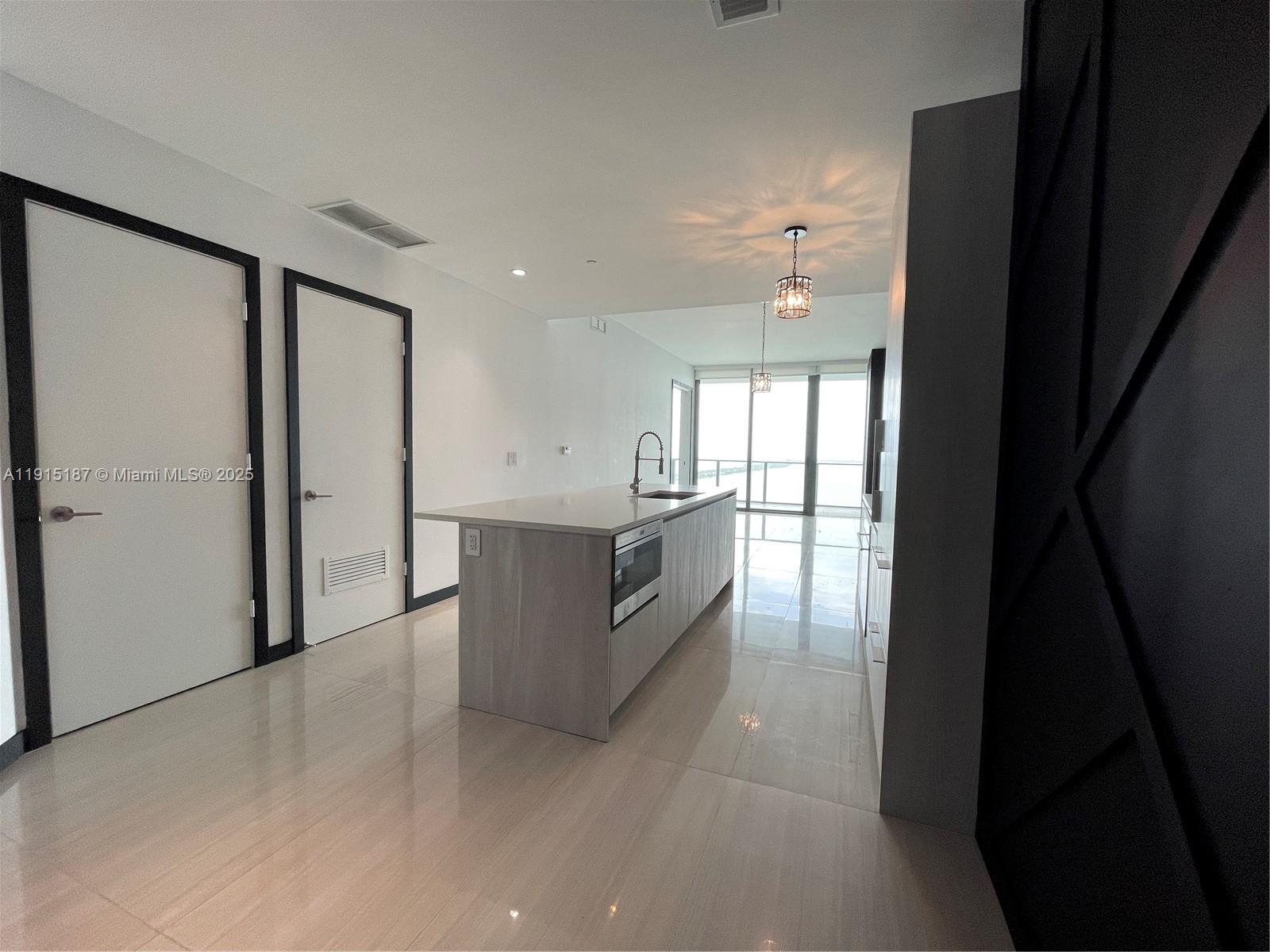 480 NE 31 St #2605, Miami FL 33131