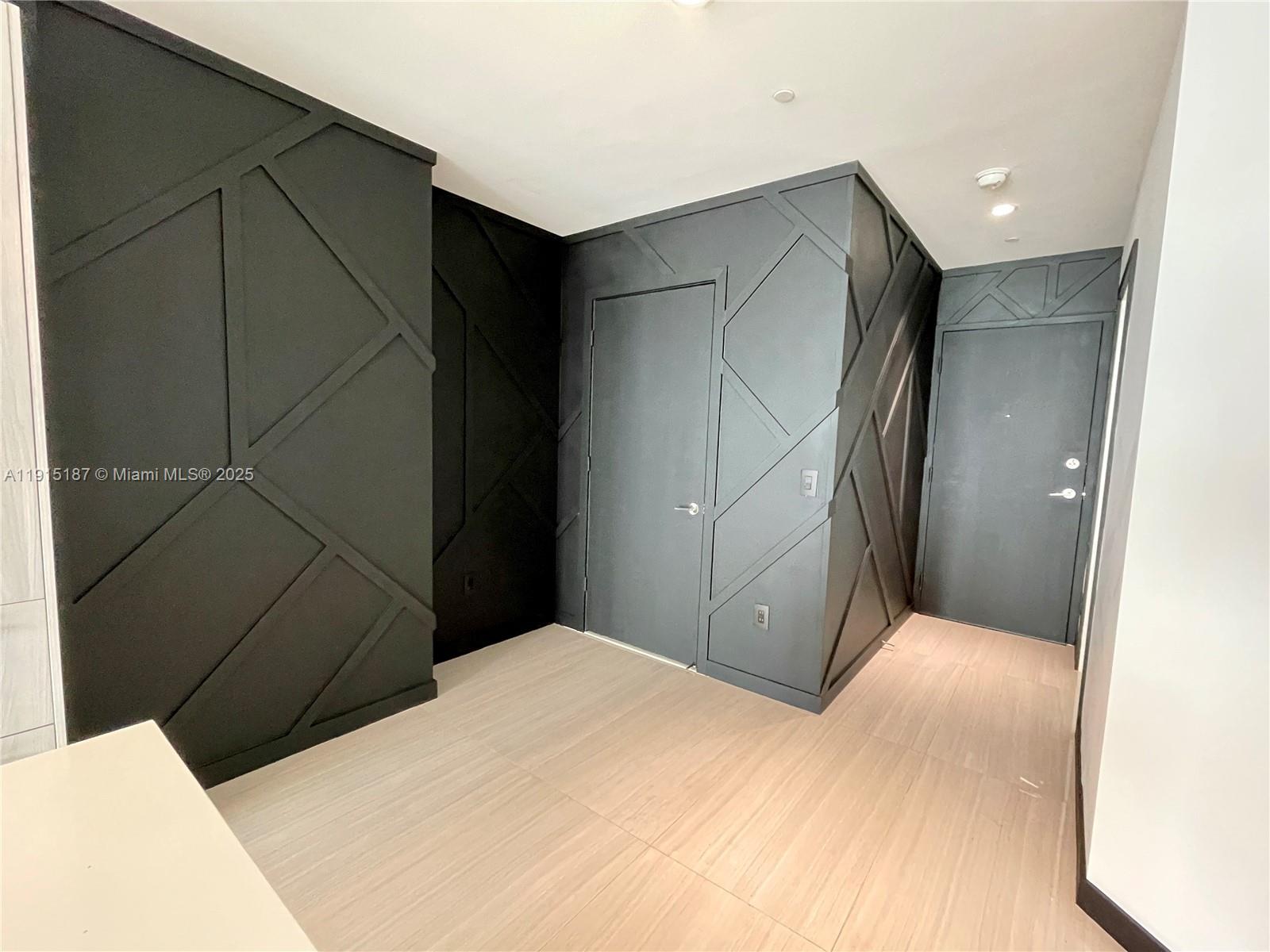 480 NE 31 St #2605, Miami FL 33131