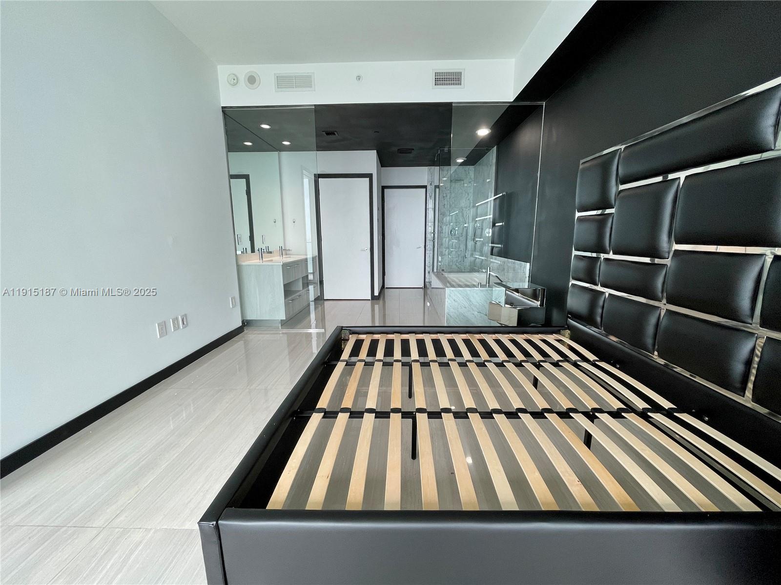 480 NE 31 St #2605, Miami FL 33131