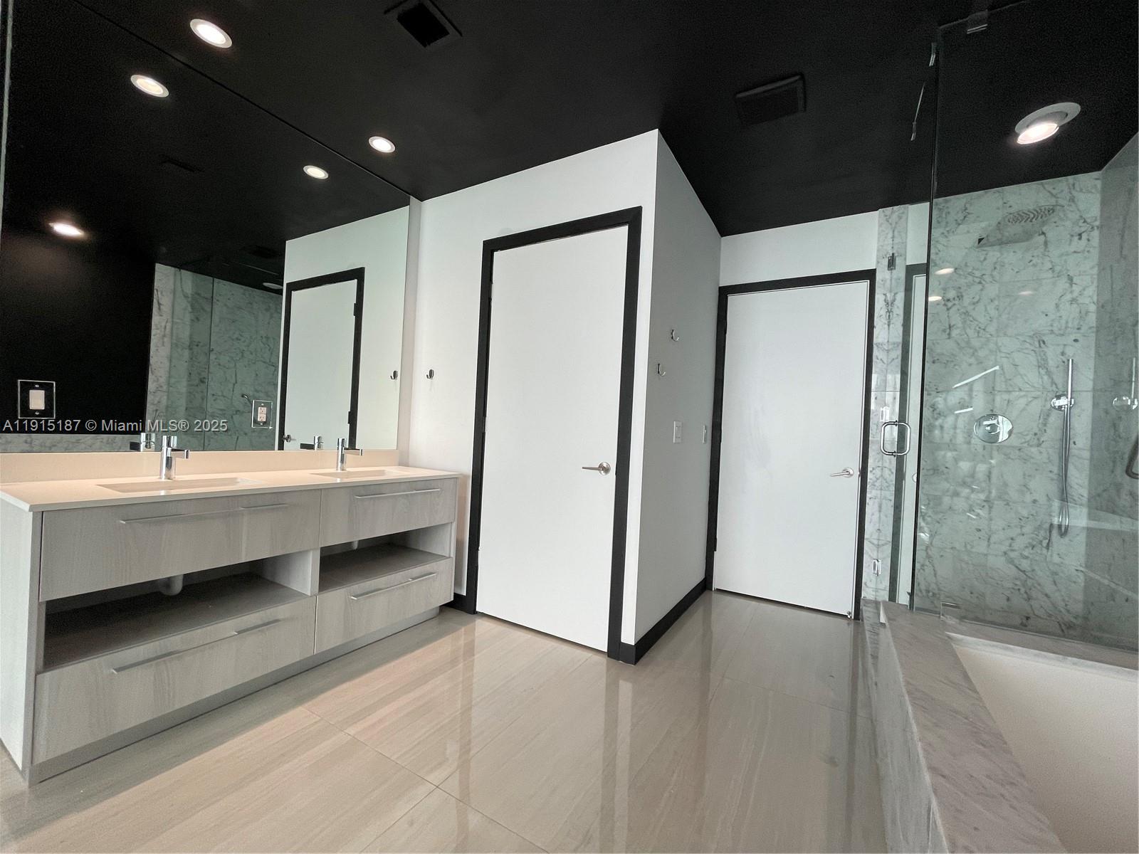 480 NE 31 St #2605, Miami FL 33131