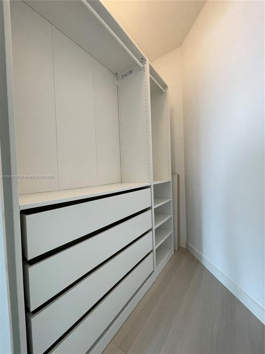 480 NE 31 St #2605, Miami FL 33131