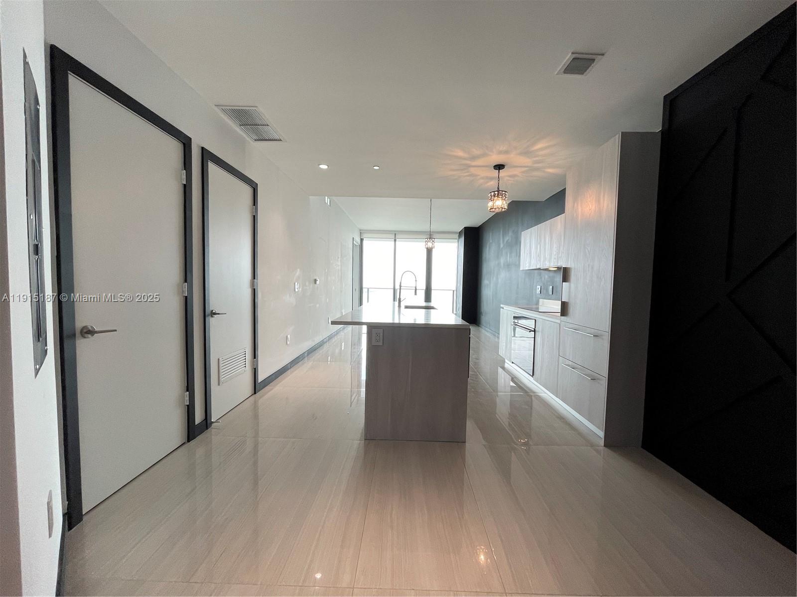 480 NE 31 St #2605, Miami FL 33131