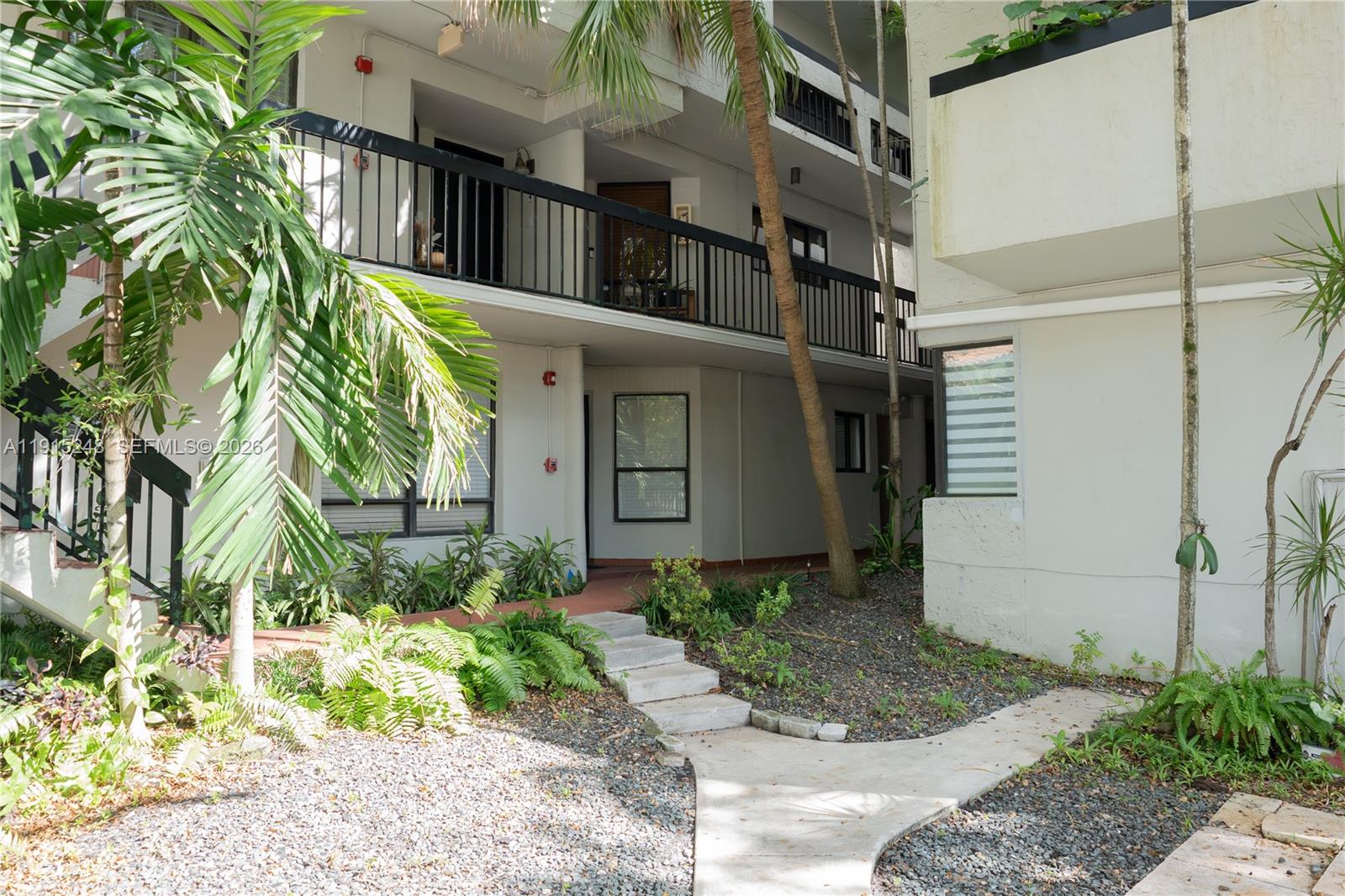 400 Valencia Ave #3, Coral Gables FL 33134