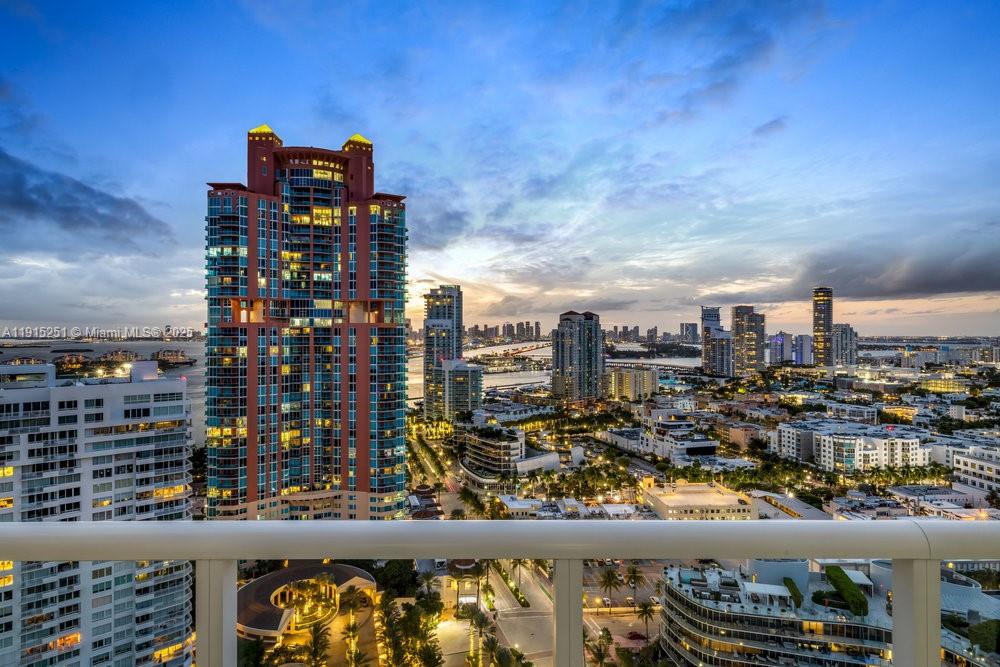 50 S Pointe Dr #2703, Miami Beach FL 33139