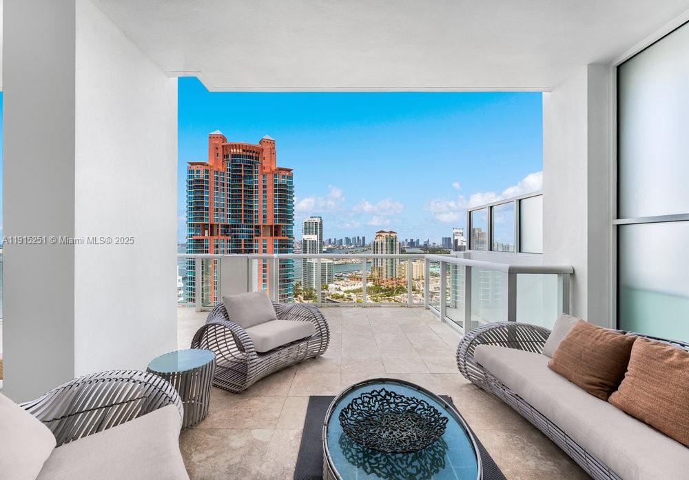 50 S Pointe Dr #2703, Miami Beach FL 33139