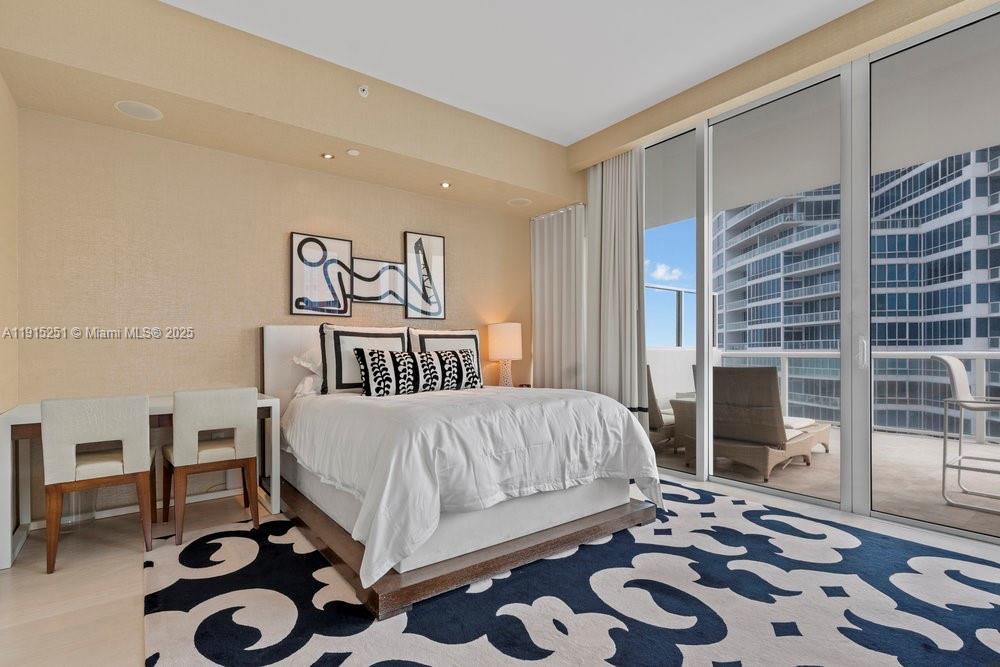 50 S Pointe Dr #2703, Miami Beach FL 33139