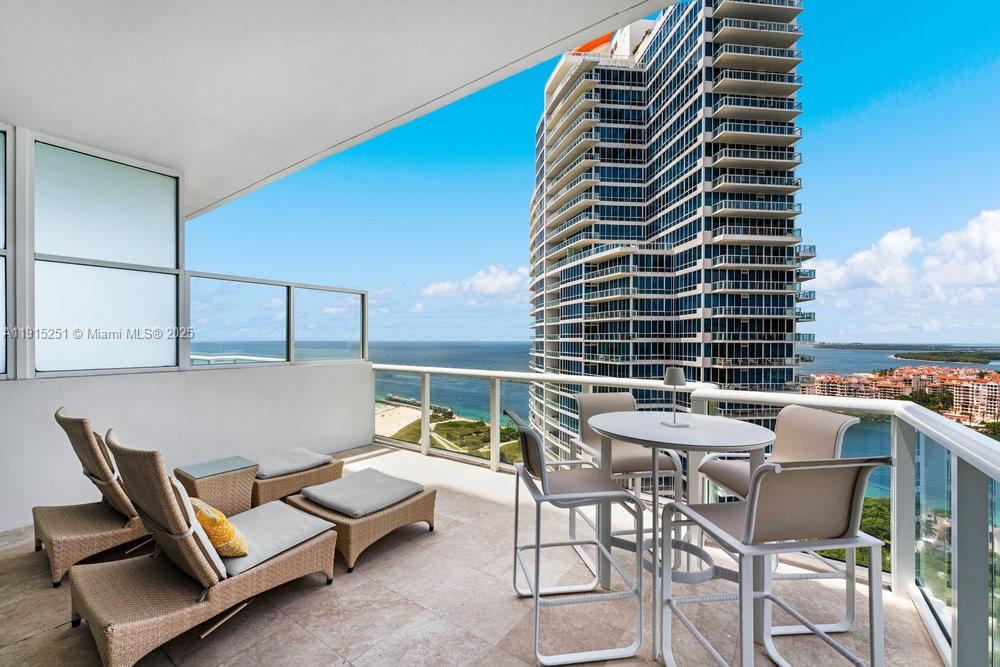 50 S Pointe Dr #2703, Miami Beach FL 33139