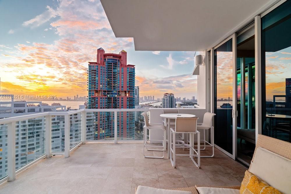 50 S Pointe Dr #2703, Miami Beach FL 33139