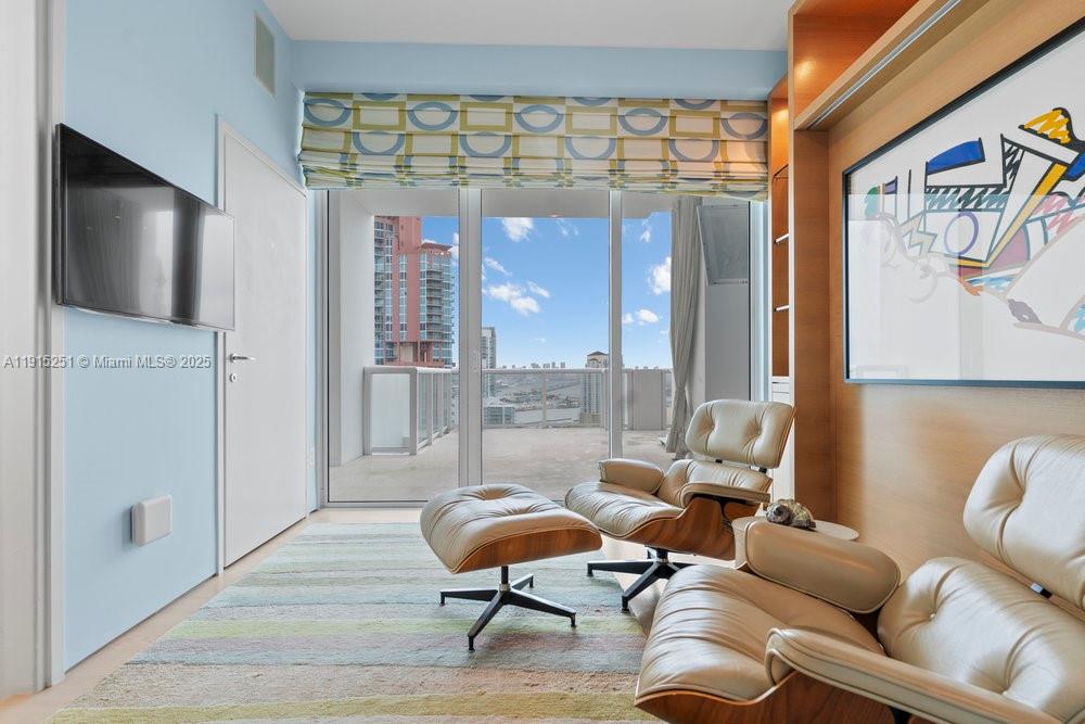 50 S Pointe Dr #2703, Miami Beach FL 33139