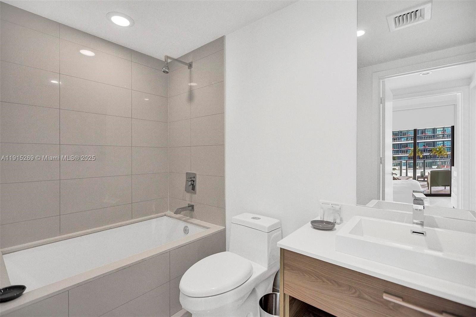 1300 S Miami Ave #1407, Miami FL 33130