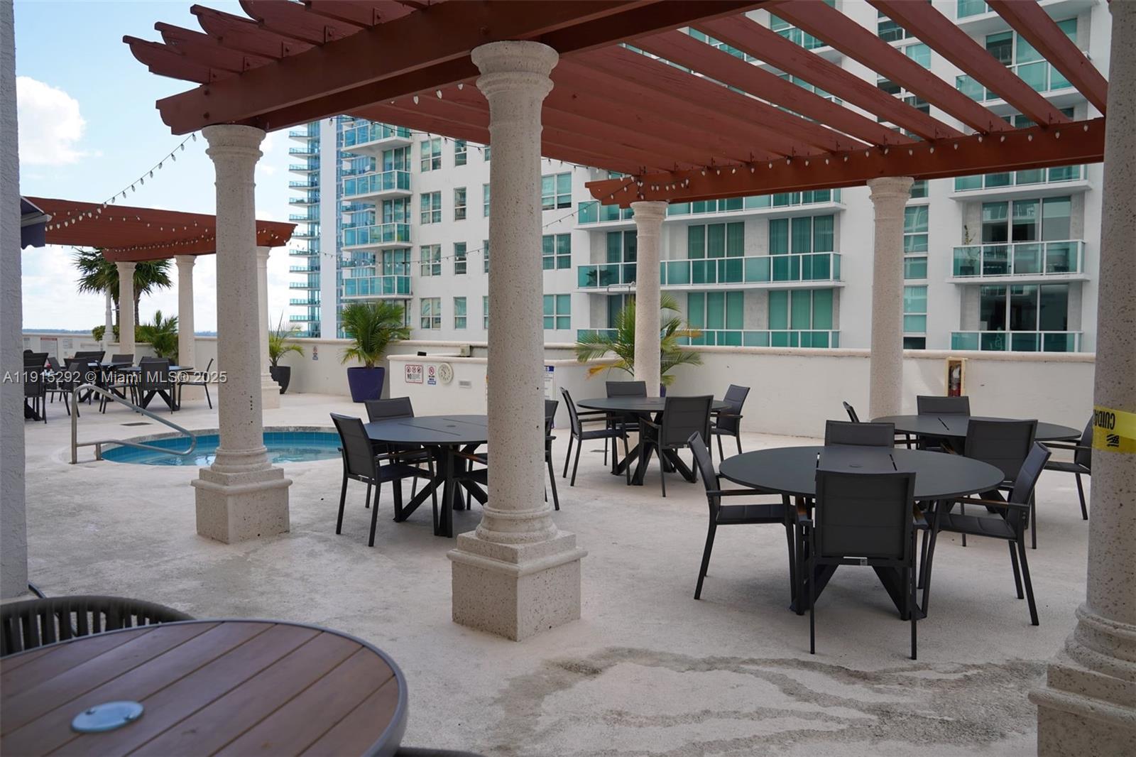 1200 Brickell Bay Dr #1406, Miami FL 33131