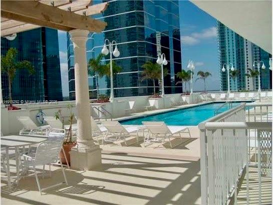 1200 Brickell Bay Dr #1406, Miami FL 33131