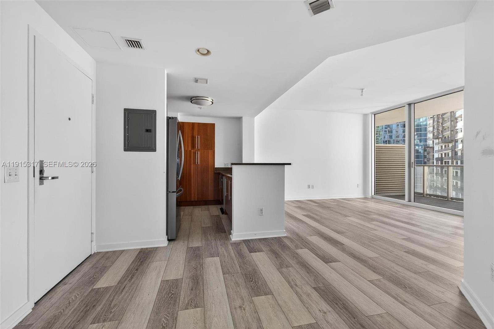 300 S Biscayne Blvd #T-2407, Miami FL 33131