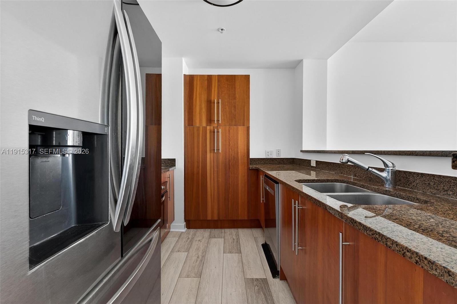 300 S Biscayne Blvd #T-2407, Miami FL 33131
