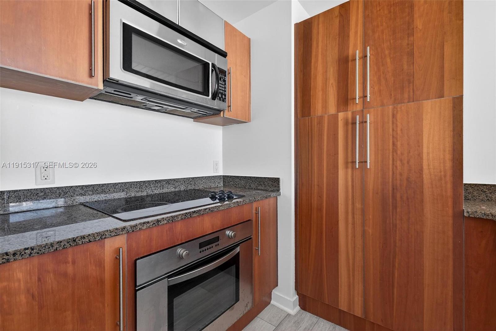 300 S Biscayne Blvd #T-2407, Miami FL 33131