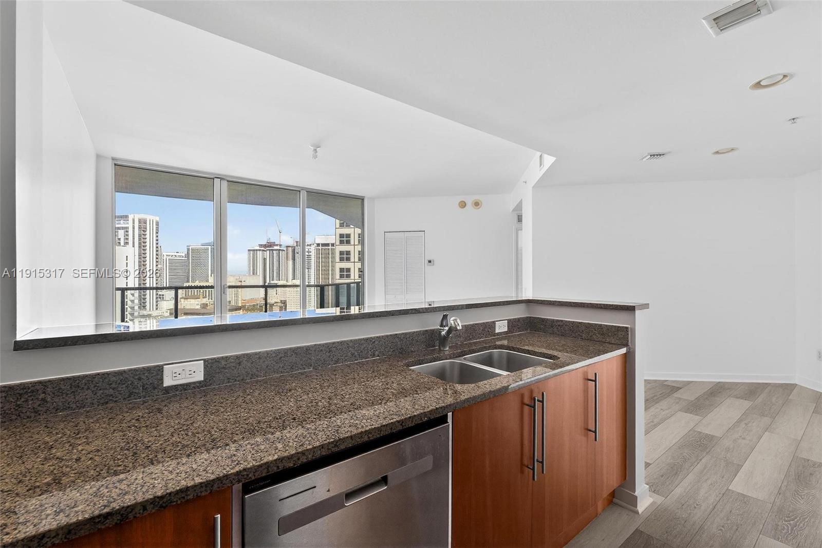 300 S Biscayne Blvd #T-2407, Miami FL 33131